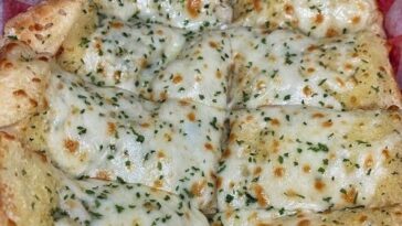 Cheesy garlic bread Copie