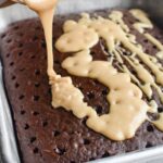 Chocolate Peanut Butter Poke Cake Copie