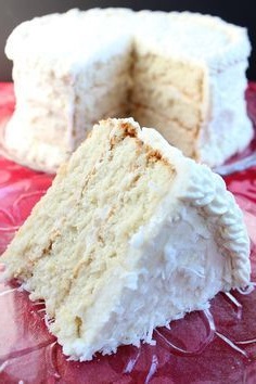 Creamy White Cake with Buttercream Frosting Copie