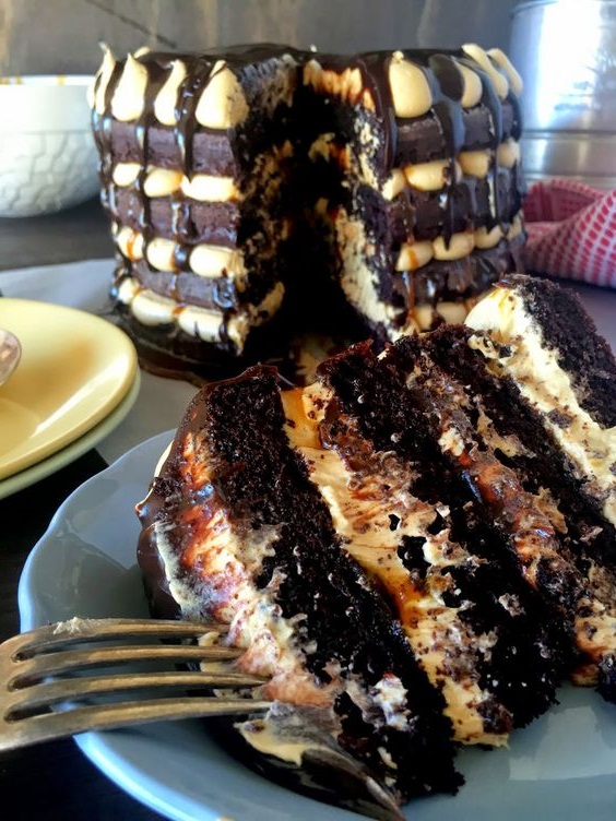 Chocolate Fudge Cake with Salted Caramel Buttercream Salted Caramel and Dark Chocolate Ganache Copie
