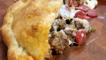 Meat Lovers Gameday Calzone Copie
